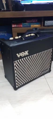 Amplificador Vox Valvetronix VT 30