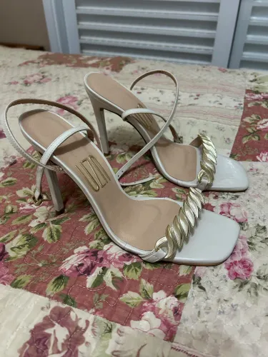 Salto Alto Off White - Marca Uza