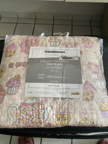 Vendo colcha de cama de solteiro 