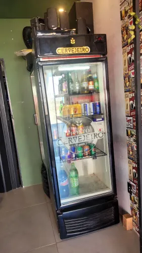 Cervejeira Metal frio 8 caixas 