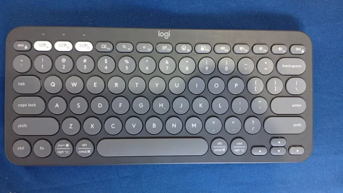 Teclado sem fio Logitech Pebble Keys