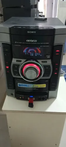 OLÁ! GOSTARIA DE VENDER UM APARELHO DE SOM SONY GENESE E ÓTIMO ESTADO, NO VALOR, R$1.250,0