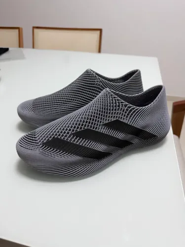 Tênis adidas Climacool Cinza.