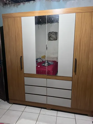 VENDO GUARDA-ROUPA (3 meses de uso)