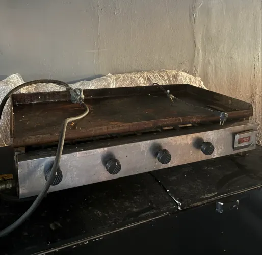 Chapa Industrial á Gás para Lanches e Churrasco