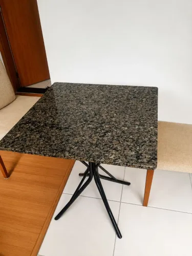 Mesa de Mármore de 1m quadrado