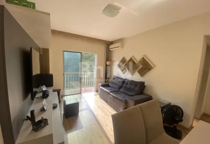 VENDA: Quarto, Dependência revertida, andar alto, vista livre, em área nobre na Freguesia
