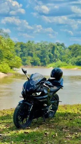 Vende-se Yamaha R3 2025