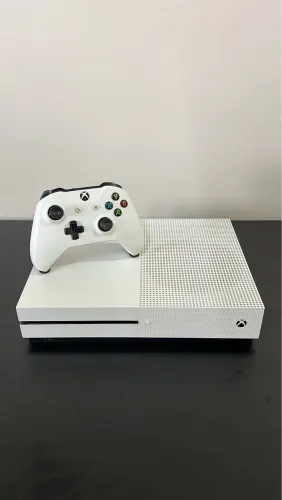 Xbox One s 1TB (seminovo 3 meses de garantia)