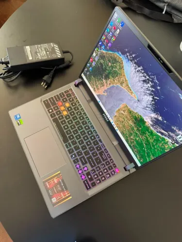 Notebook Gamer MSI Vector 16 HX AI - RTX 5080 - Ultra 9 275H - 32GB RAM / 1TB SSD / QHD+