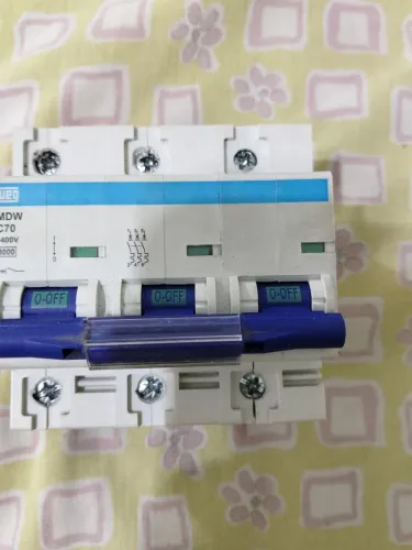 Disjuntor tripolar MBW c70 400 V 3000