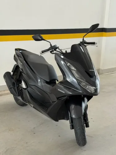 Pcx novinha com 9 mil rodados