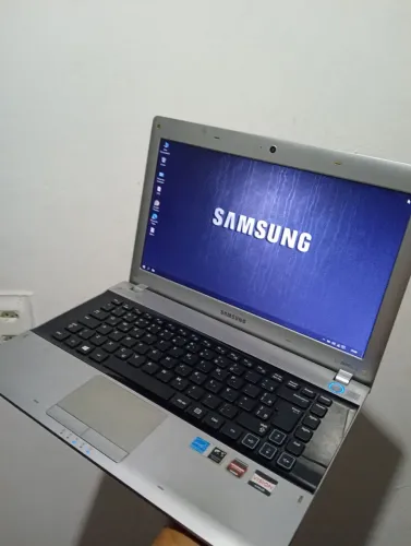 Notebook SAMSUNG. AMD. DUAL CORE. 6 GB de memória. Com SSD. Bateria boa. Funcionando tudo.