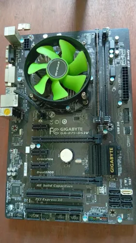 Placa mae b75 gamer top i5 com 4gb de memoria pra vender rapido