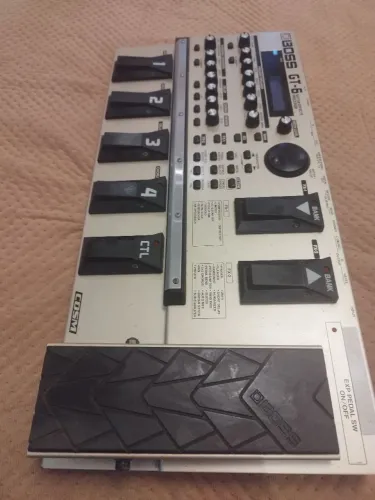 Pedaleira de guitarra 