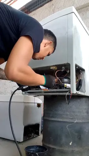 Serviços de refrigeração e vendas de freezers.