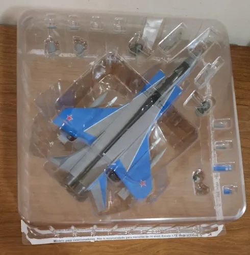 Miniatura Avião a Jato Russo MIG 31 Foxhound Planeta DeAgostini Altaya Escala 1/72