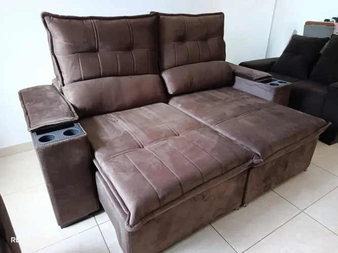 Sofá retrátil reclinável com molas ensacadas porta copos novo na promoção