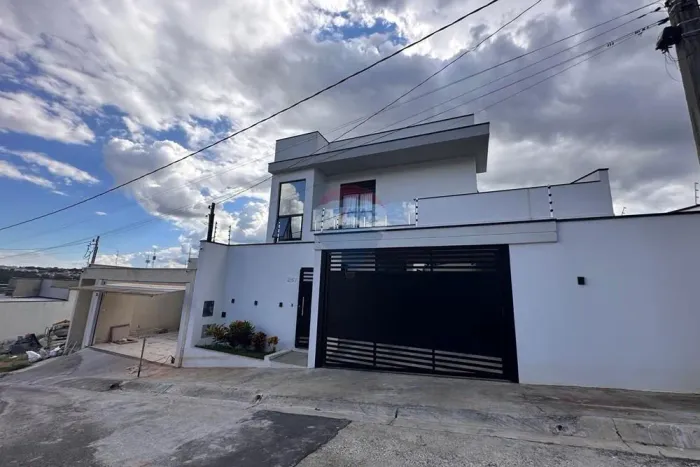 SOBRADO À VENDA NO RESIDENCIAL MONREALE - BRAGANÇA PTA/SP (2 dormitórios + 1 suíte com clo