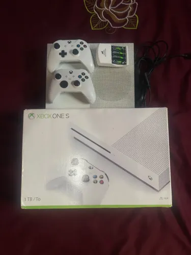 Xbox One S/novinho!