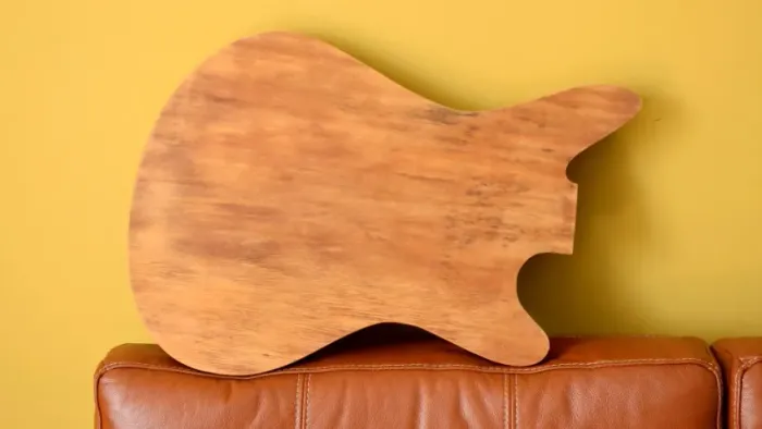 Corpo pré cortado para guitarra açoita topo araucária (C236)