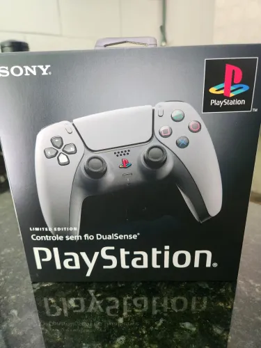 2 unidades - Dualsense PS5 30 anos e The Last of Us Edição Limitada