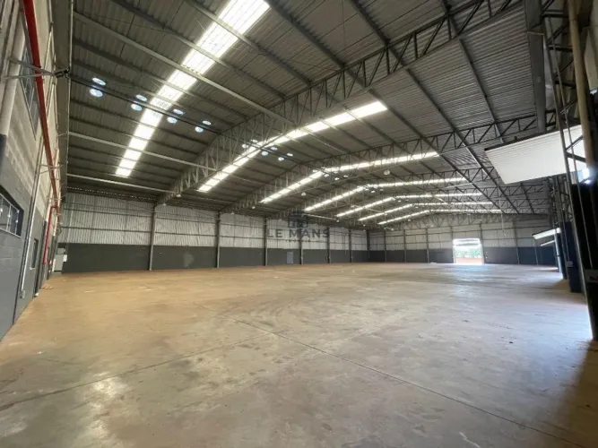 Galpão para alugar em Iracemápolis, Distrito Industrial, com 2650 m²
