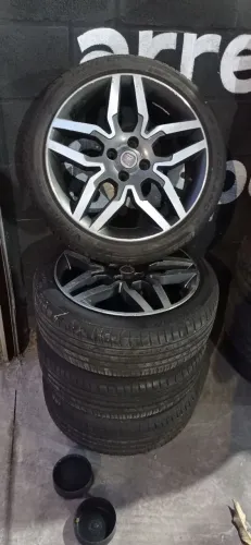 Pneus com 8 dia de uso 195/45R17