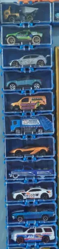 Carrinho miniatura Hot Wheels e Matchbox - Modelos Variados - Cada