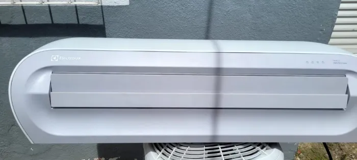 split electrolux 23k color