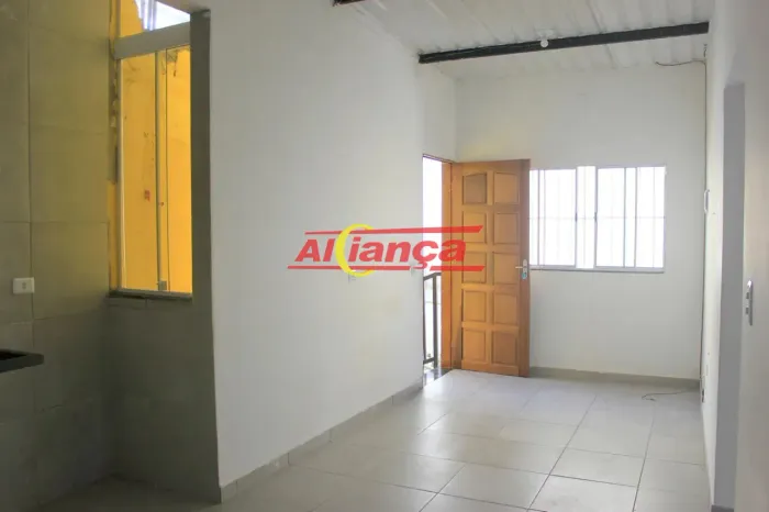 Casa não individual 60m², com 2 quartos para locação em Vila Itapoan - Guarulhos R$ 1.800,