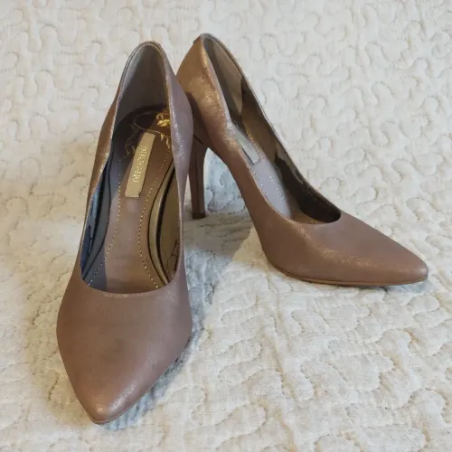 Scarpin de couro bronze fosco Dumond