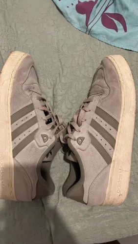 tenis rivalry low adidas 42