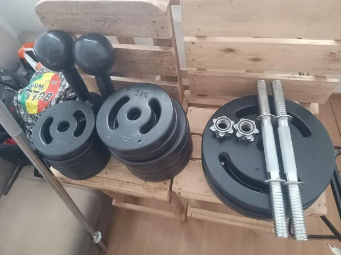 Kit Musculação 68 kg em Anilhas + Halteres + Barras - Academia em Casa