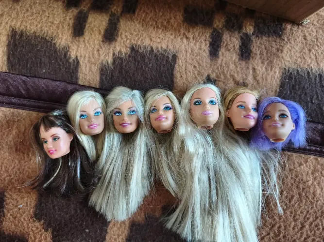 Lote de cabeças de Barbie sucata