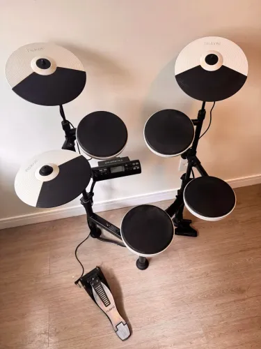 Roland TD4k Preta + tapete