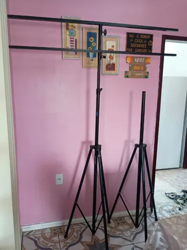 Suporte tripé de iluminação