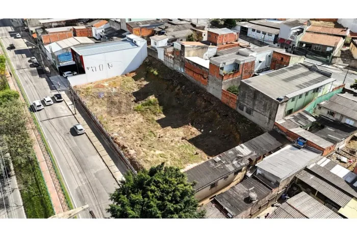 Terreno à venda no bairro Parque das Laranjeiras, Sorocaba