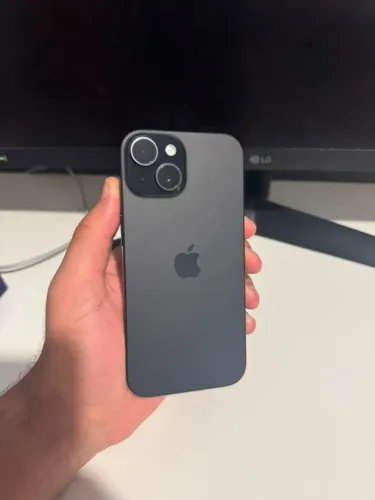 iPhone 15 128GB Preto - Estado de Novo - Bateria 88%