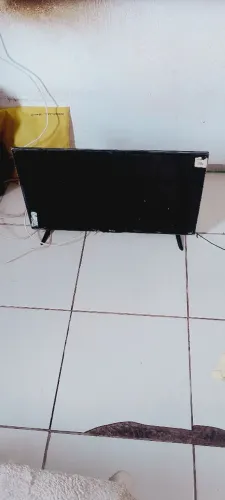 Vendo tv 32 polegadas, sai normalmente mais a imagem não aparece. Bom pra retirar peça etc