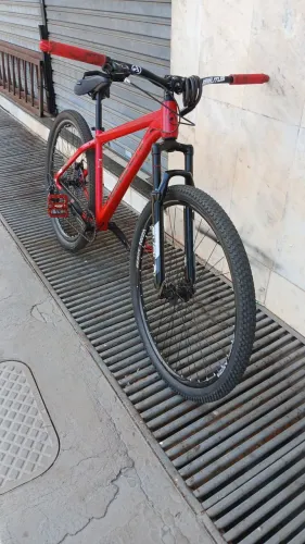 Bicicleta absolute nero 5 vermelha