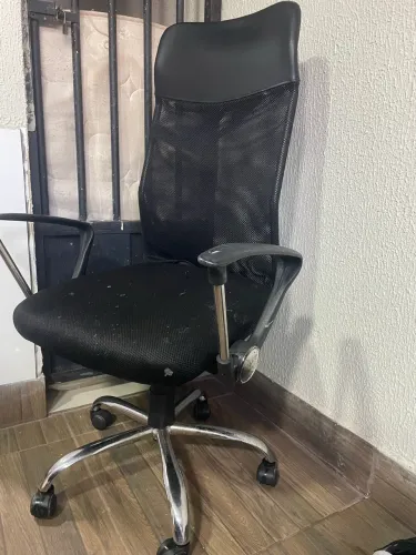 Cadeira de escritório Finlandek Detroit ergonômica