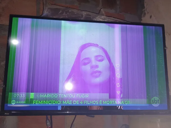 Televisão 32 com defeito