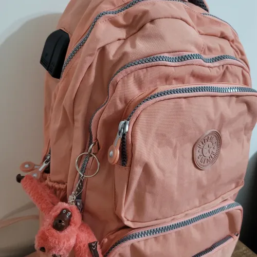 Mochila grande importada linda 