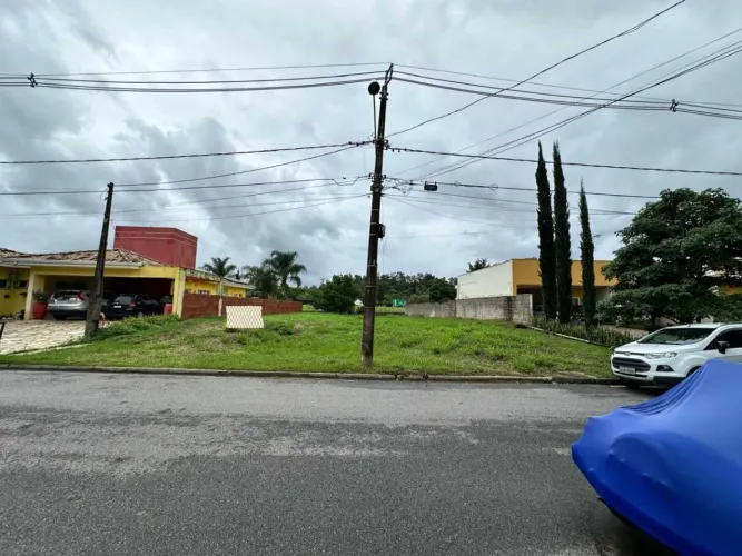Terreno plano a venda no condomínio Estancia Marambaia na cidade de Vinhedo - SP