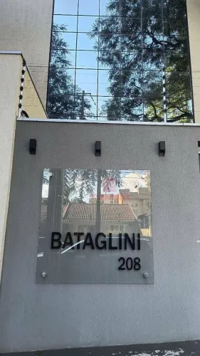Apartamento com 1 dormitório para alugar por R$ 2.980/mês - Zona 07 - Maringá/PR