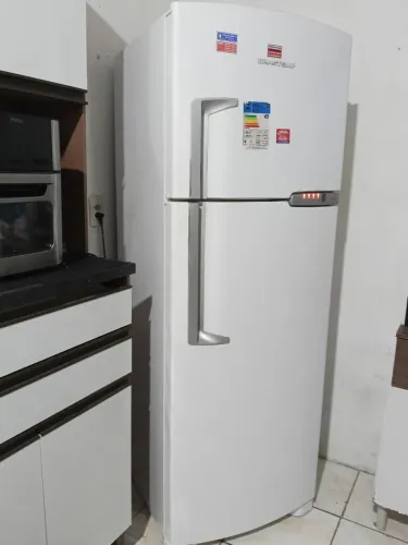 Geladeira Brastemp Frost Free clean semi nova,funcionando tudo perfeitamente.Zp *