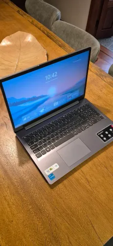 Notrbook Lenovo ideapad 3i intel i3 8GB Ram SSD256 