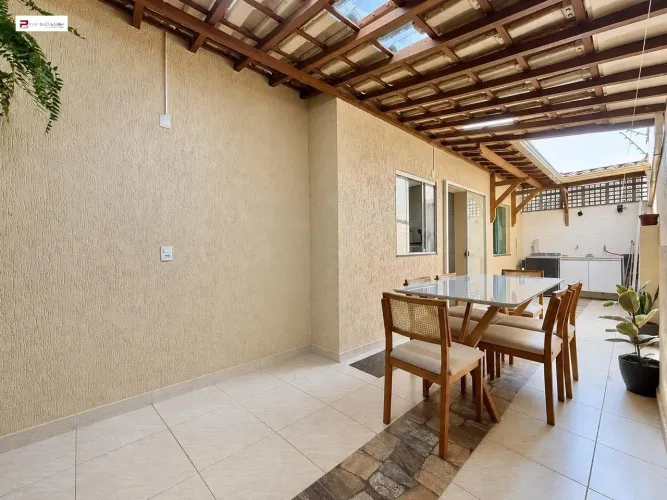 APARTAMENTO C/ ÁREA PRIVATIVA BAIRRO MARIA HELENA