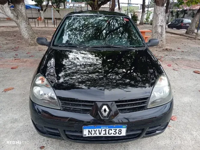Renault Clio Hi-flex 1.0 16V 3P 2011